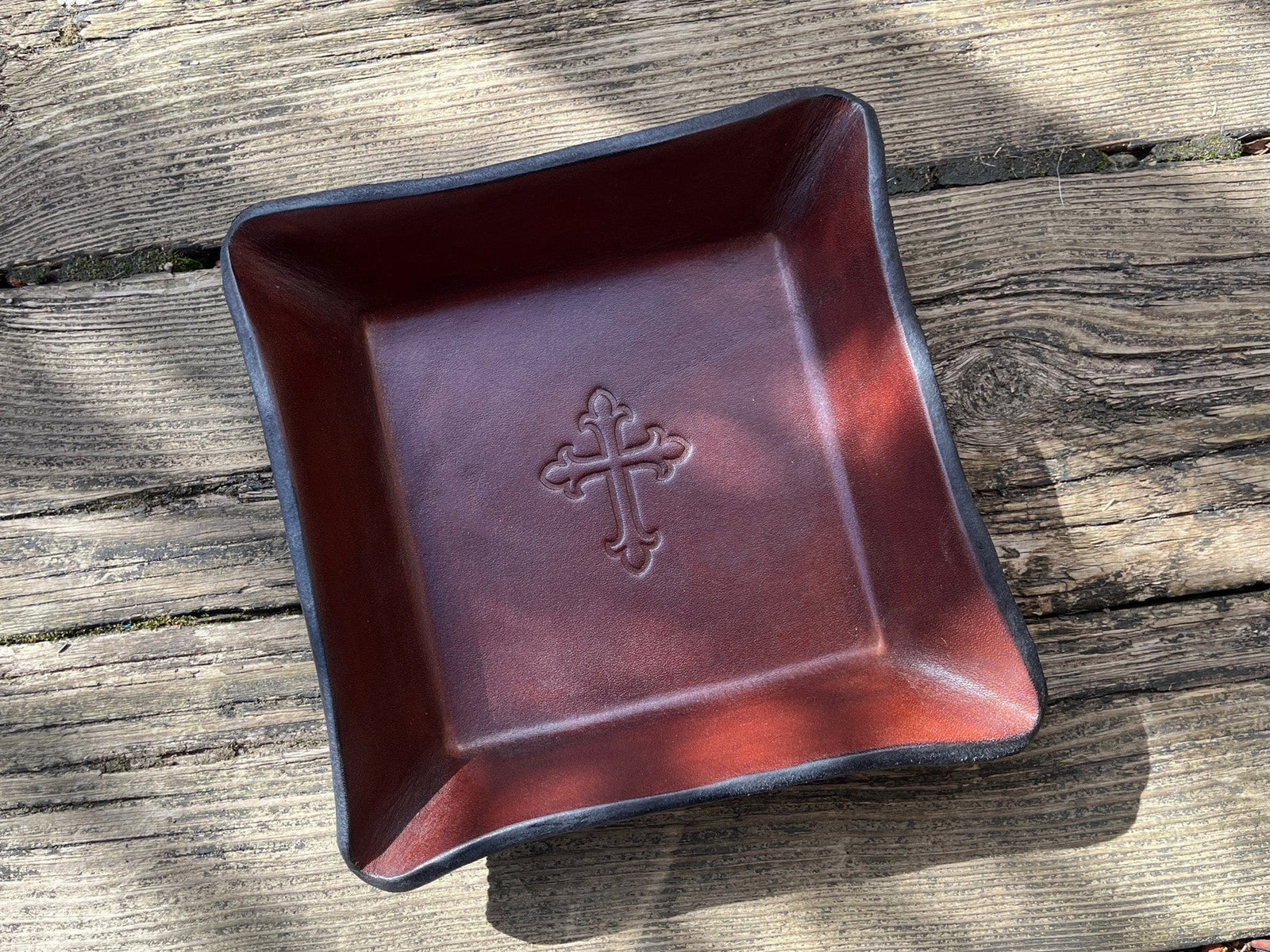 Religious cross leather desk valet. Brown