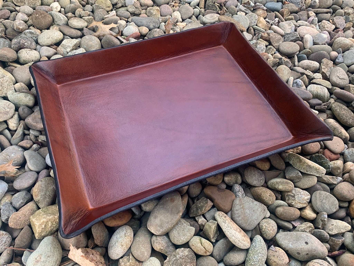 Paper sized leather valet. Dark Brown