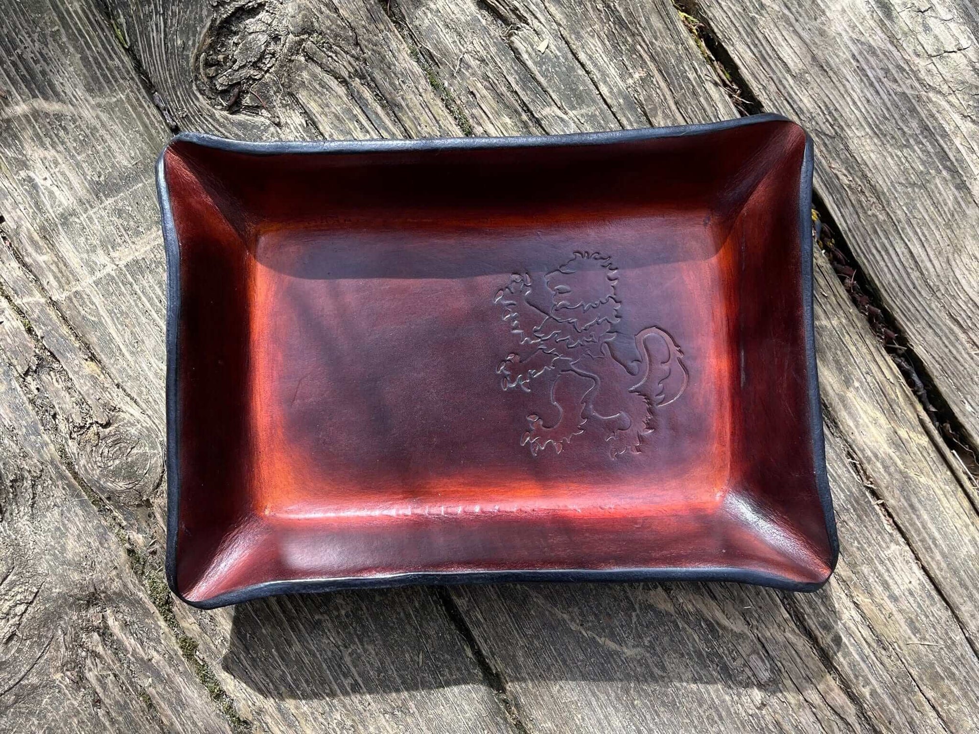 Leather valet tray with rampant lion. Timber Brown