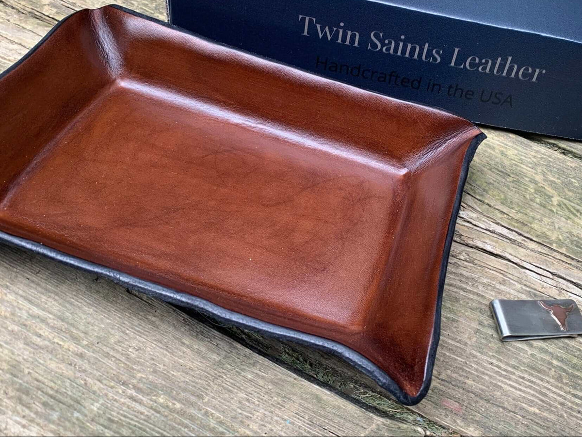 Exclusive boxed gift set with rectangular leather valet tray and handcrafted money clip