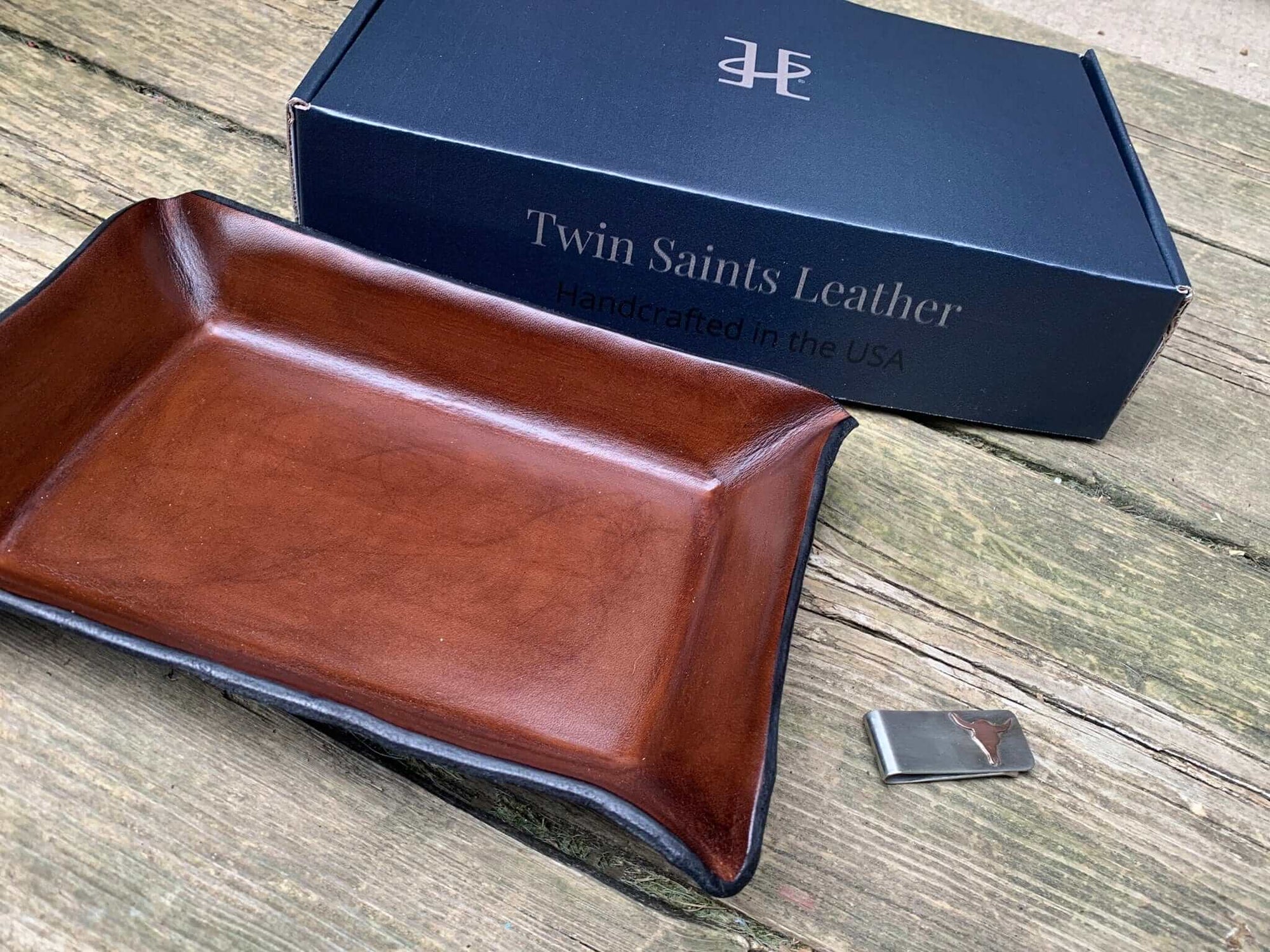 Exclusive boxed gift set with rectangular leather valet tray and handcrafted money clip